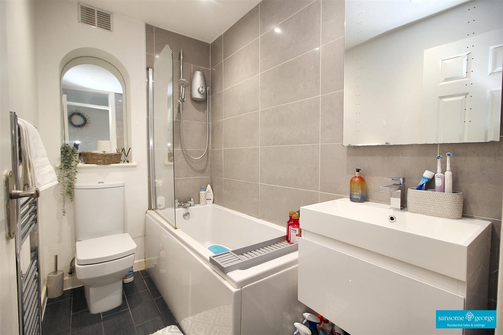 Warbreck Drive, Tilehurst, Reading